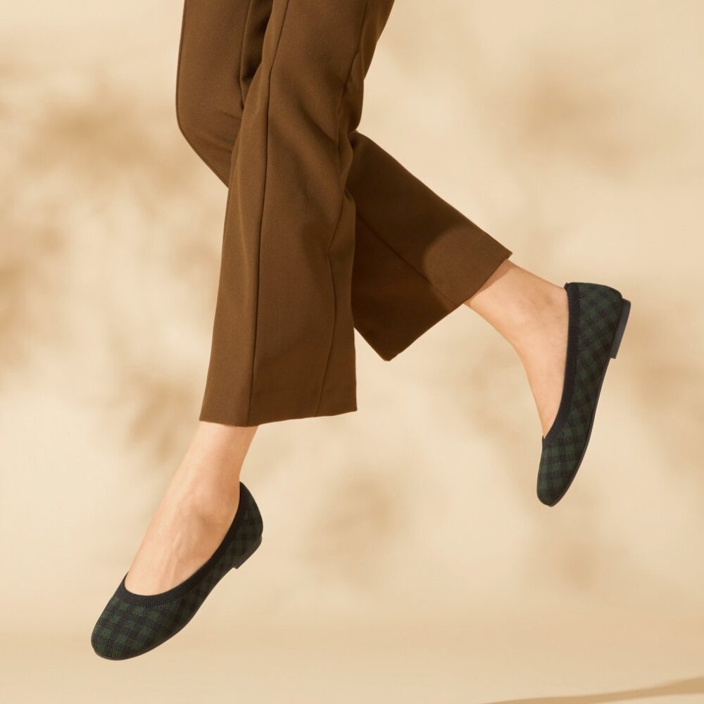 Vivaia Claire Round-toe Slip On Flats in Olive Plaid Size 39.5 US 8.5